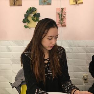 Meet your Posher, Eleelena